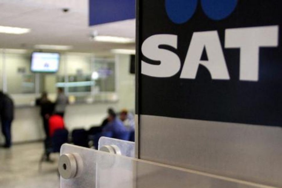 ¿Puede el SAT congelar tu cuenta bancaria sin previo aviso