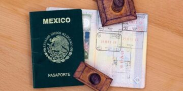 ¿Quiénes pueden obtener un 50% de descuento en el Pasaporte Mexicano