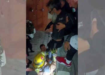 Adulto mayor se salva de morir durante incendio en su casa en Guadalupe, NL