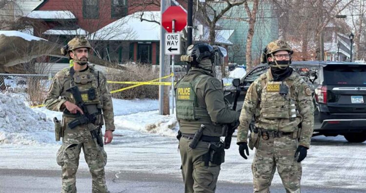 Agente federal mata a una automovilista durante operativo migratorio en Minneapolis