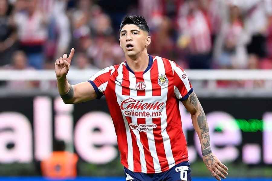 Alan Pulido, entre las opciones que analiza Rayados para reforzar su ataque