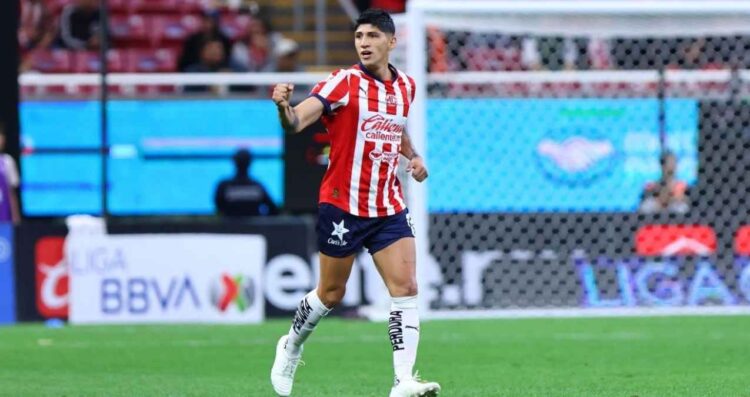 Alan Pulido, entre las opciones que analiza Rayados para reforzar su ataque