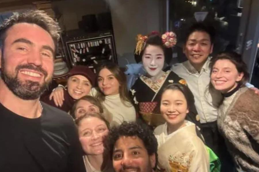Angélica Rivera arranca el 2026 en Japón junto a sus hijas y sus parejas