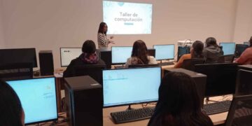 Arrancan con alta demanda los cursos de computación municipal en Nuevo Laredo, Tamaulipas
