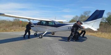 Avioneta aterrizó en carretera de Tamaulipas hoy