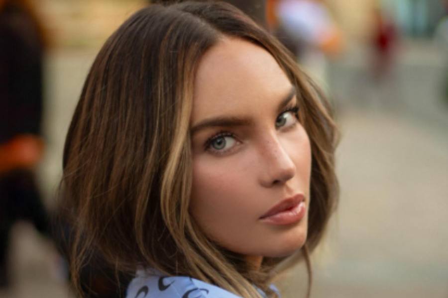 Belinda se reune con el elenco de “Carlota” en España