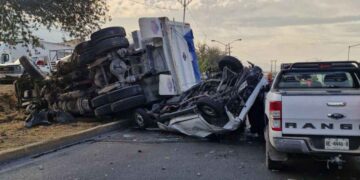 camión de carga tierra Carretera Saltillo