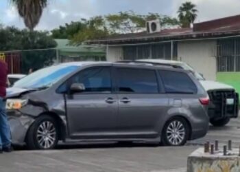 Carambola frente al CBTIS 135 provoca daños materiales en Matamoros, Tamaulipas