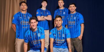 Chivas nuevo jersey azul
