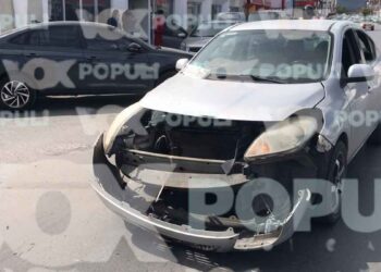 Choque provoca daños materiales y tráfico en zona centro de Ciudad Victoria, Tamaulipas