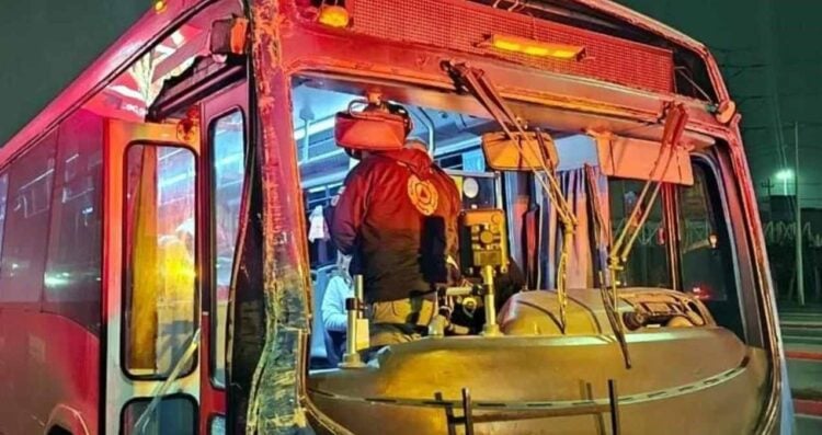 Choque transporte público en Escobedo