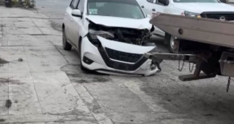 Conductor choca contra muro y causa movilización de cuerpos de auxilio en Matamoros, Tamaulipas