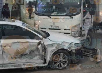 Conductor de camión de volteo provoca choque y huye del lugar en Altamira, Tamaulipas
