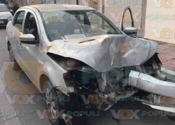 Conductor omite alto, pierde el control y se estrella contra un poste en Ciudad Victoria, Tamaulipas