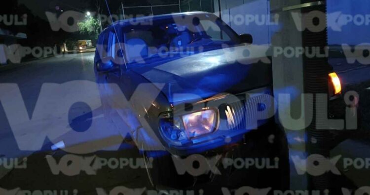 Conductor pierde el control y choca contra poste de la CFE en Altamira, Tamaulipas