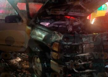 Camioneta se incendia en Altamira