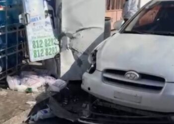 Conductora se queda dormida y choca contra tienda en Matamoros, Tamaulipas