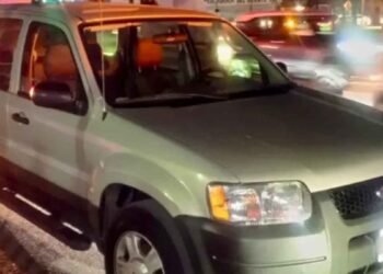 Detuvieron en Guadalupe, Nuevo León, a conductor de camioneta robada mientras viajaba con su familia