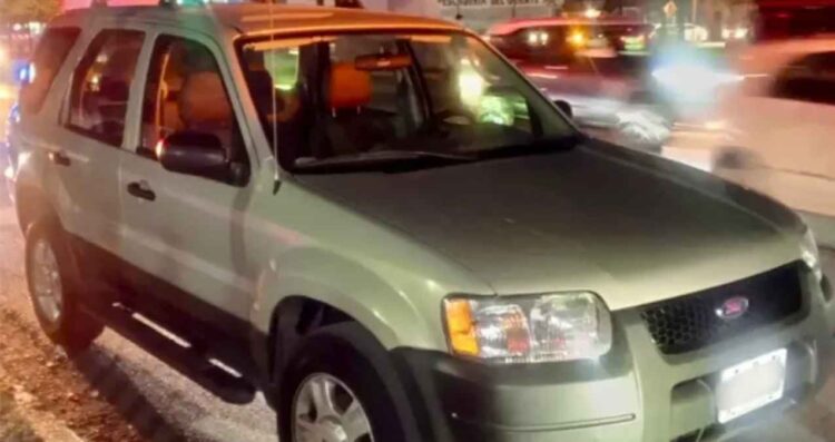 Detuvieron en Guadalupe, Nuevo León, a conductor de camioneta robada mientras viajaba con su familia