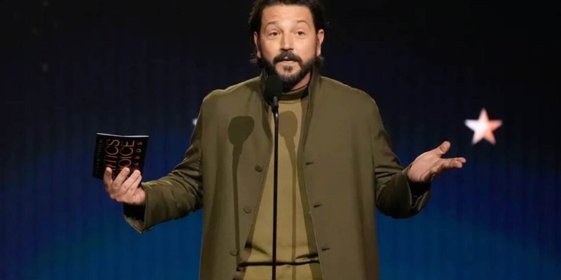 Diego Luna brilla en los Critics' Choice Awards