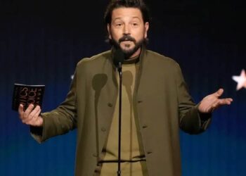 Diego Luna brilla en los Critics' Choice Awards