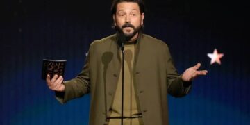 Diego Luna brilla en los Critics' Choice Awards