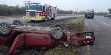 Doble volcadura en Linares