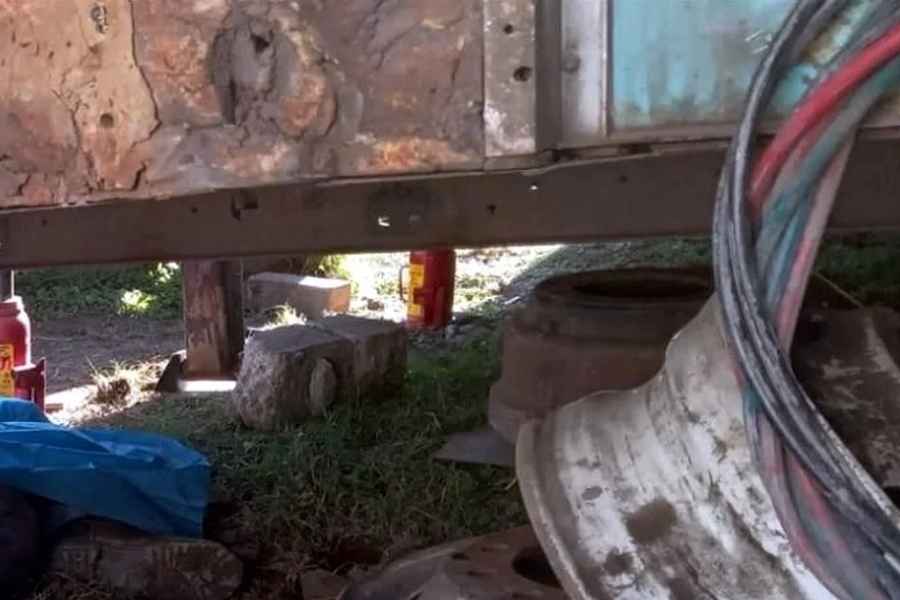 Empleado muere tras caerle encima una caja de tráiler en Allende, NL