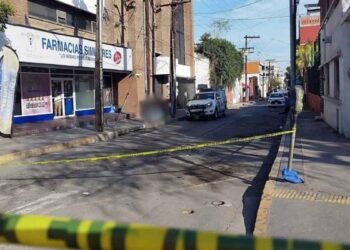 hombre sin vida farmacia Monterrey