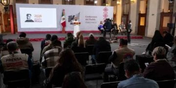 Está temblando Así fue el momento en el que Sheinbaum interrumpió su conferencia por sismo de magnitud 6.5
