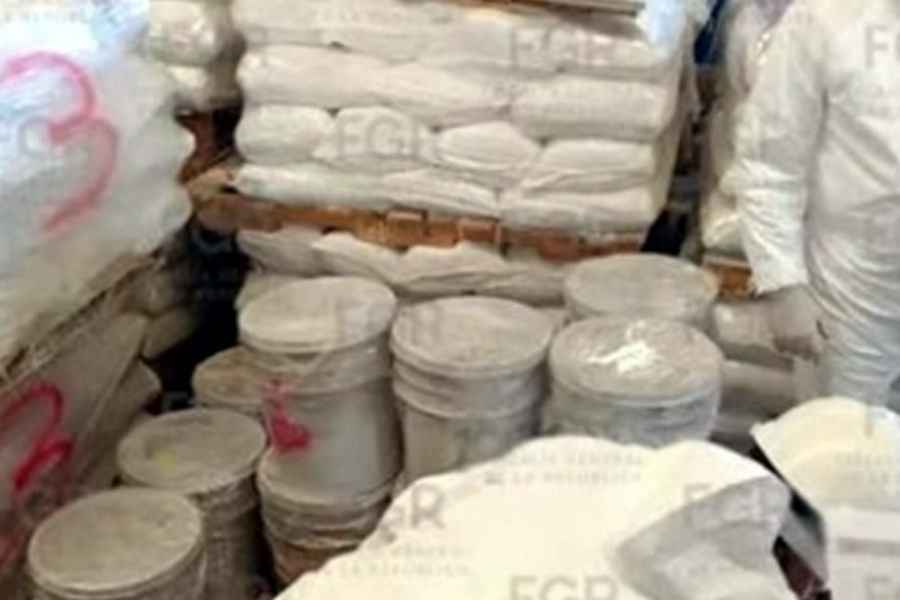 FGR destruye más de 105 toneladas de químicos incautados a grupos delictivos en Sinaloa