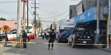 mujer centro Cadereyta autobús