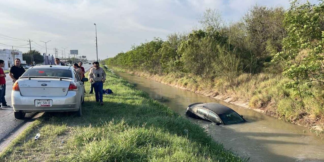 Familia cae a canal de riego en Reynosa
