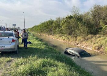 Familia cae a canal de riego en Reynosa