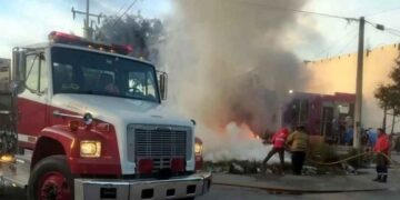 Fuego en casa en Salinas Victoria