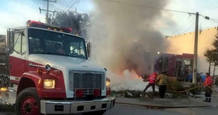Fuego en casa en Salinas Victoria
