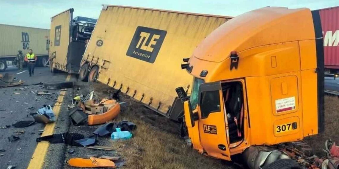 Choque múltiple Autopista México - Guadalajara