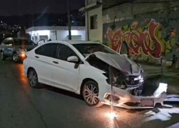 Fuerte choque deja una mujer lesionada al sur de Monterrey, Nuevo León