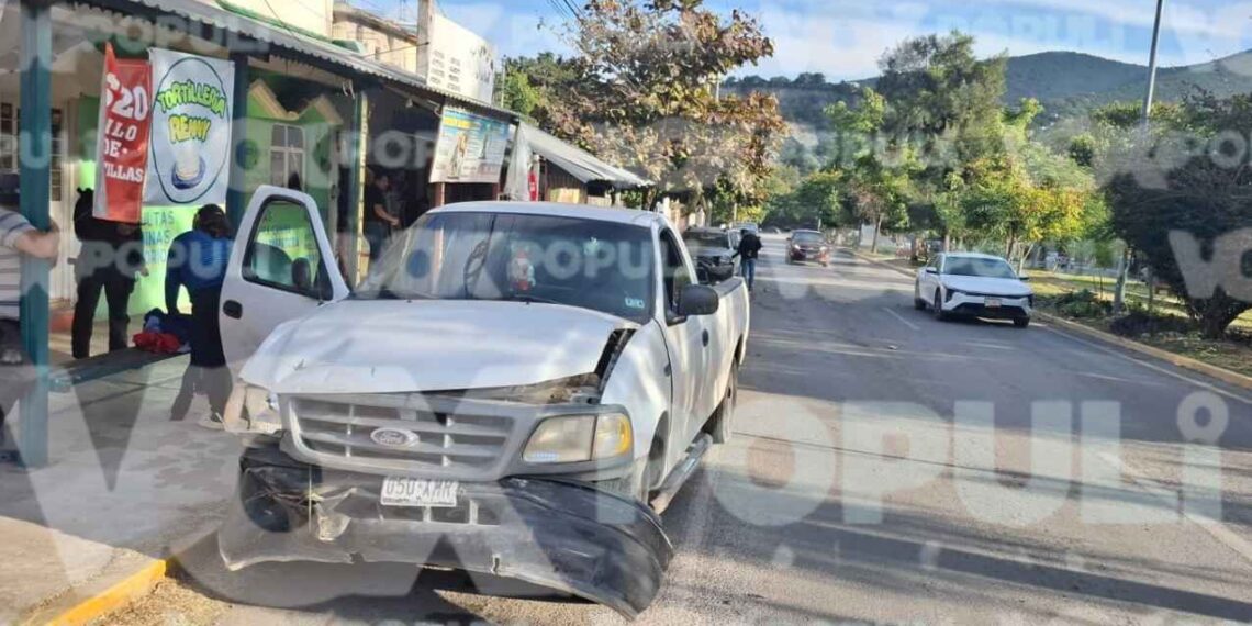 Fuerte choque en el libramiento Emilio Portes Gil deja varias personas lesionadas y miles en daños en Ciudad Victoria, Tamaulipas
