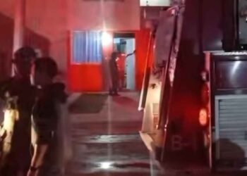 Fuerte incendio consume vivienda en Ciénega de Flores, Nuevo León