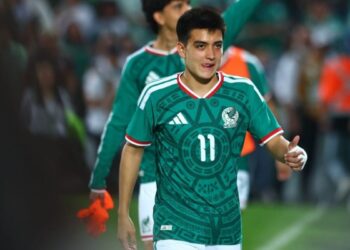 Gilberto Mora titular Tri