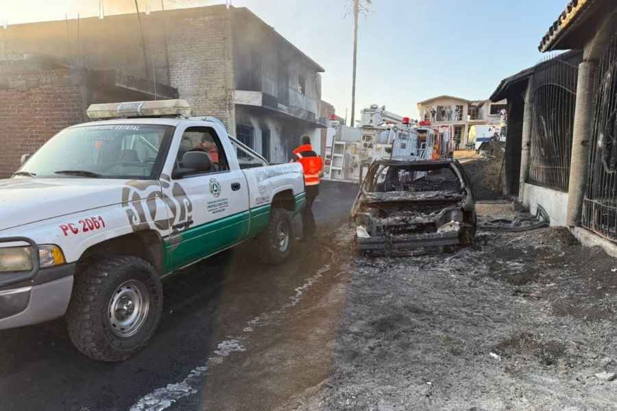 Gran incendio consume bodega de gasolina robada en La Piedad, Michoacán
