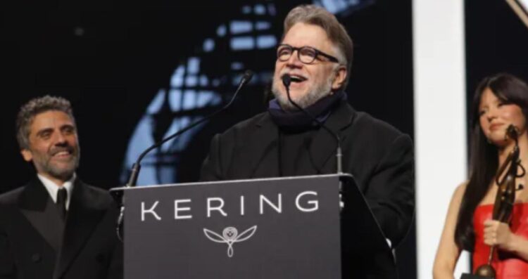 Guillermo del Toro revela que falleció su hermano en plena premiación