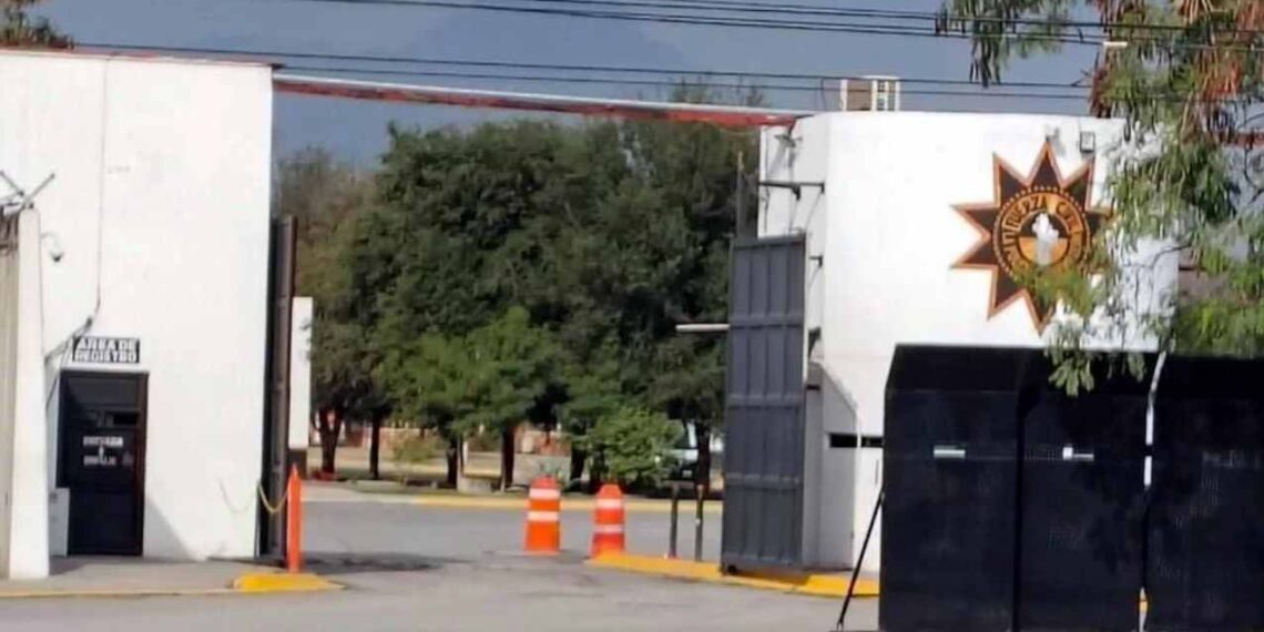 Hallan muerto a policía en Escobedo