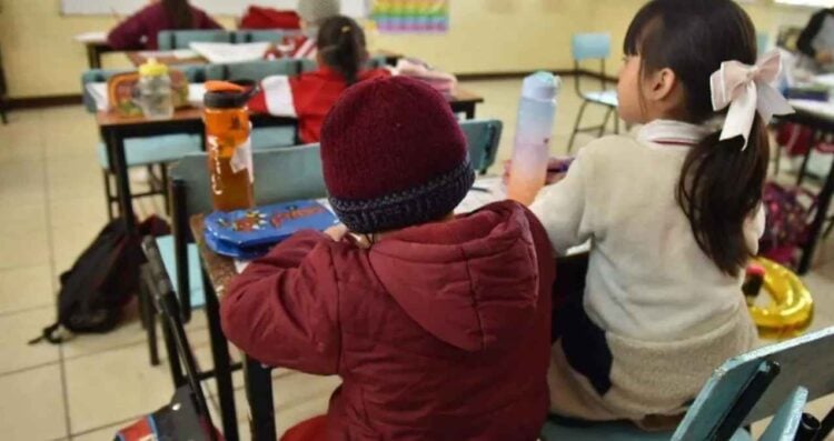 ¿Hay clases mañana por frente frío 27?