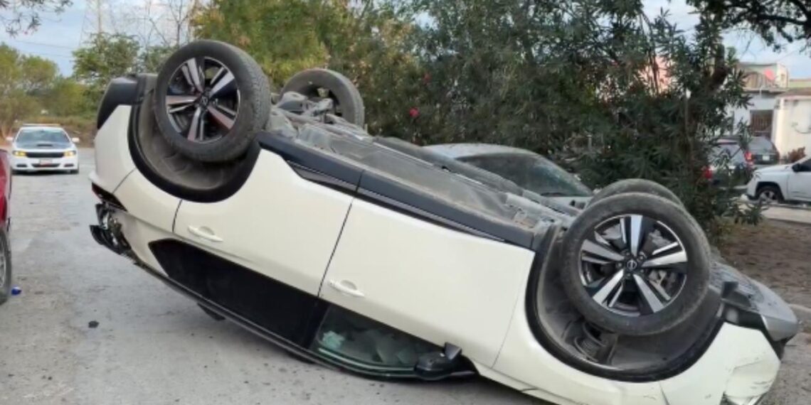 Hombre ebrio roba camioneta y vuelca tras choque en Matamoros, Tamaulipas