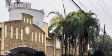 hombre motel Monterrey