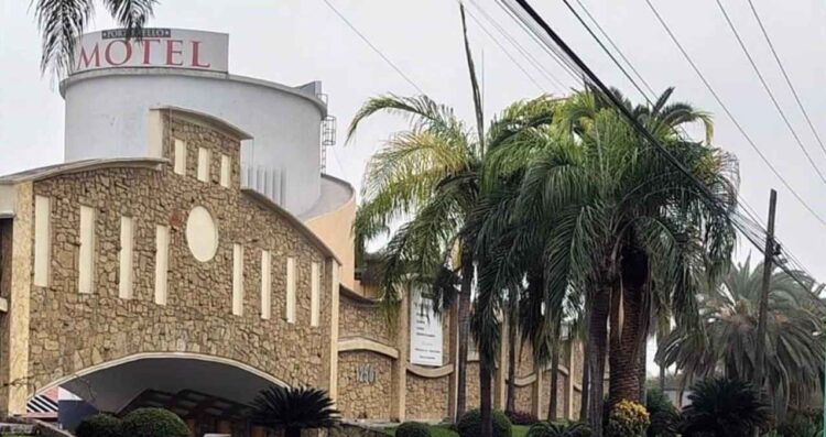 hombre motel Monterrey