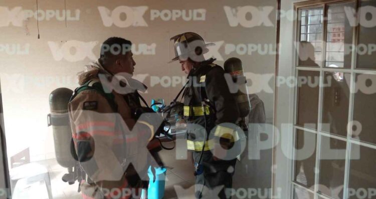 Incendio de vivienda moviliza a Bomberos en Ciudad Madero, Tamaulipas
