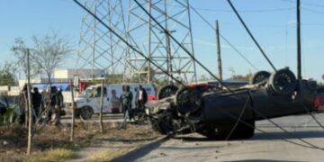 Joven ebrio provoca volcadura y deja sin luz al Fraccionamiento Lomas de San Juan en Matamoros, Tamaulipas